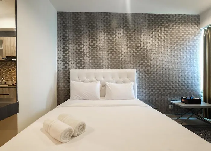 Simply Studio Grand Kamala Lagoon Apartment By Travelio